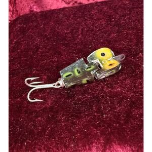 Vintage Collectible Wood Fishing Lure – Heddon Tiny Stingaree Frog Pattern